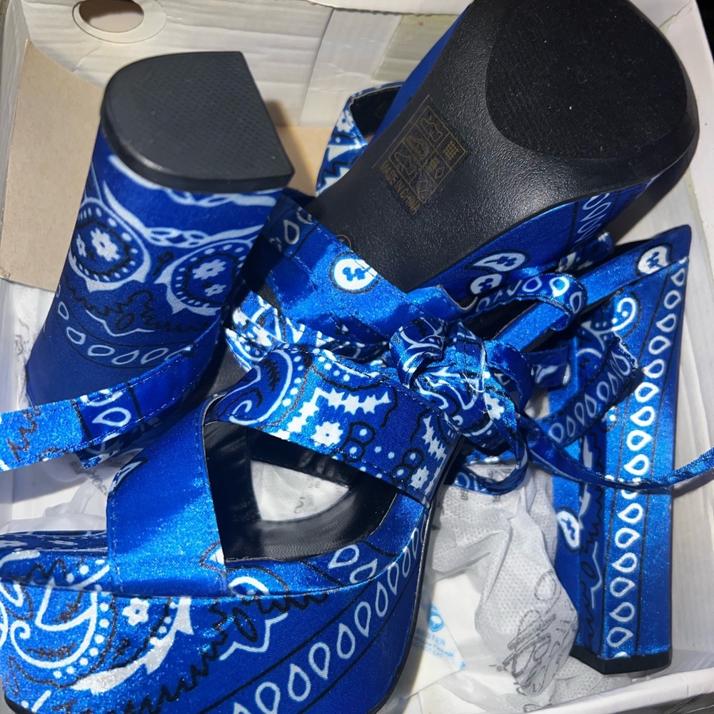 Bandana ankle strap heels Size 10